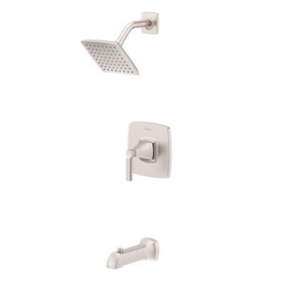 Vaneri Bathroom Tub and Shower Clipped